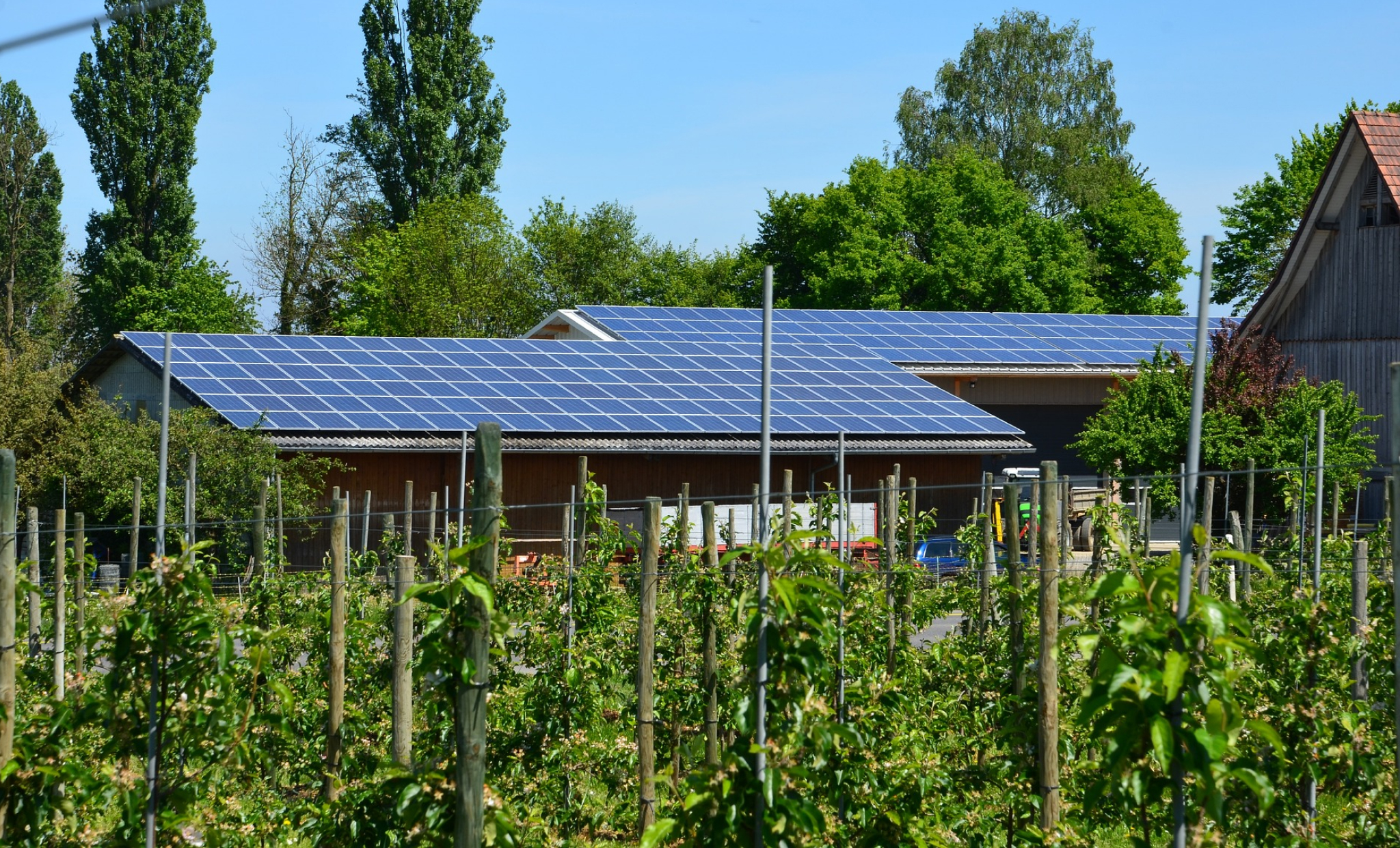 Roof Mounting Solar Solutions title image